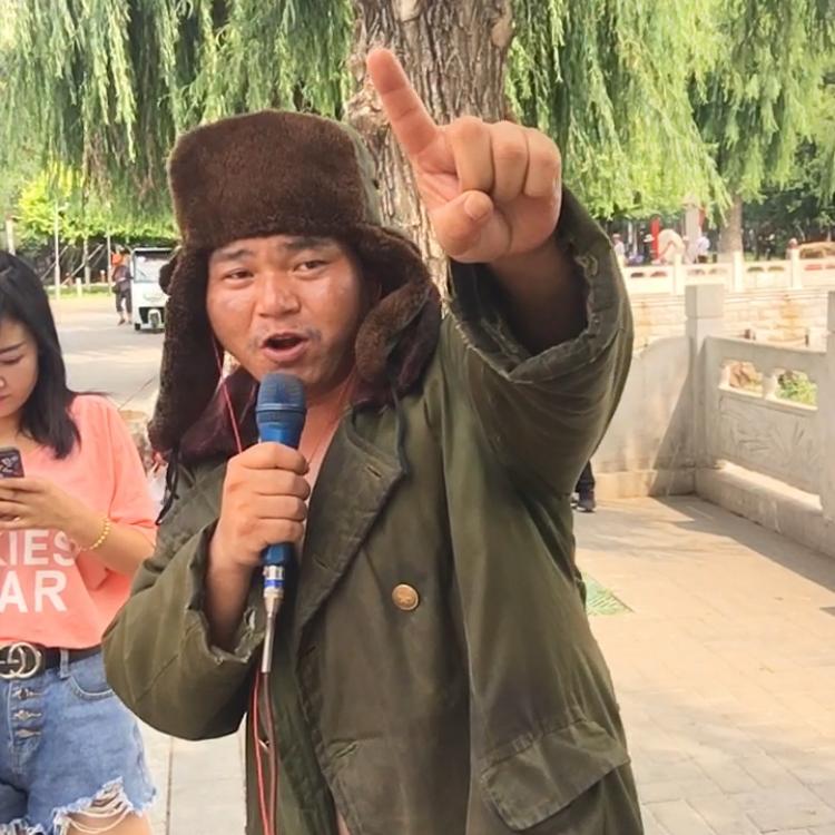 大衣成宝成凤唱跳@抖音