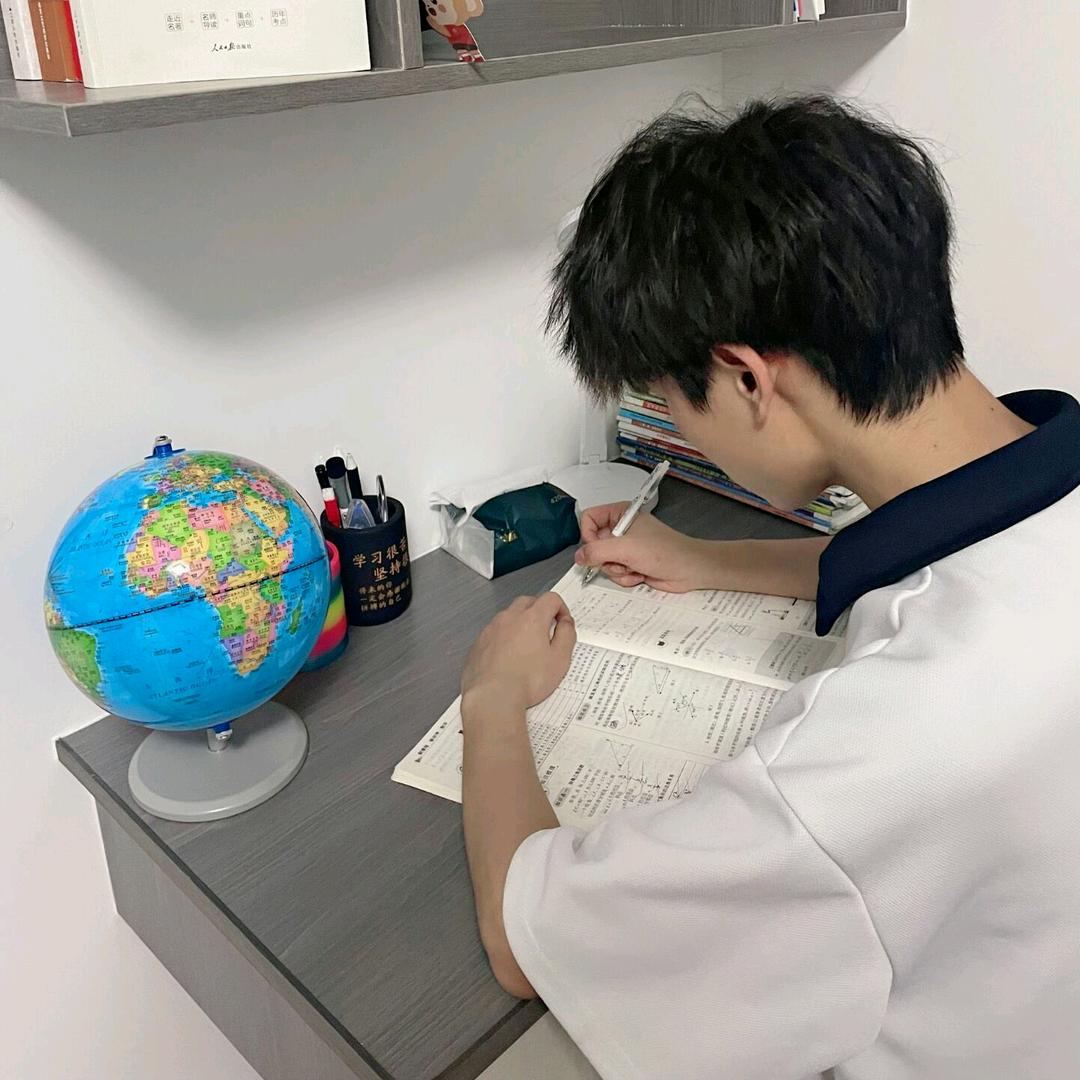 努力的小张@抖音