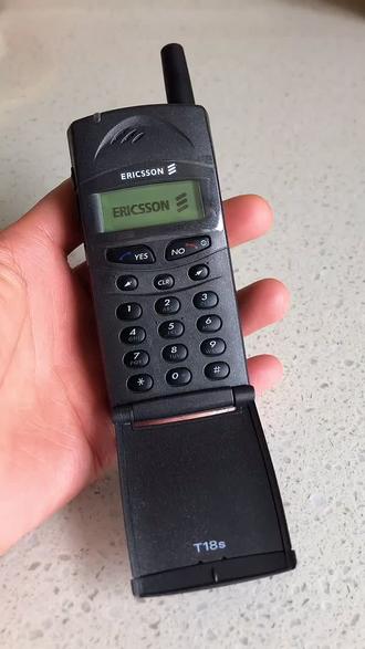 爱立信t18,经典下翻盖手机!